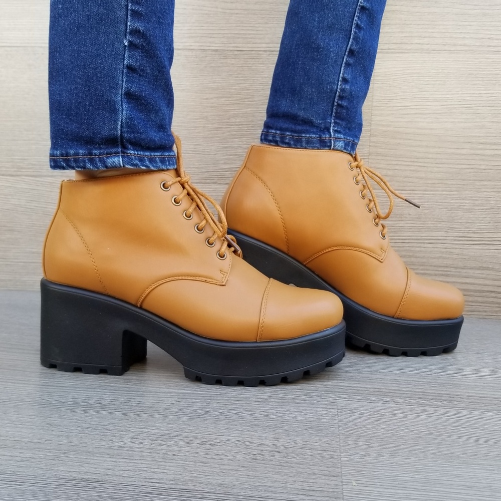 Grunge Chunky heel platform booties - Picture 4 of 8